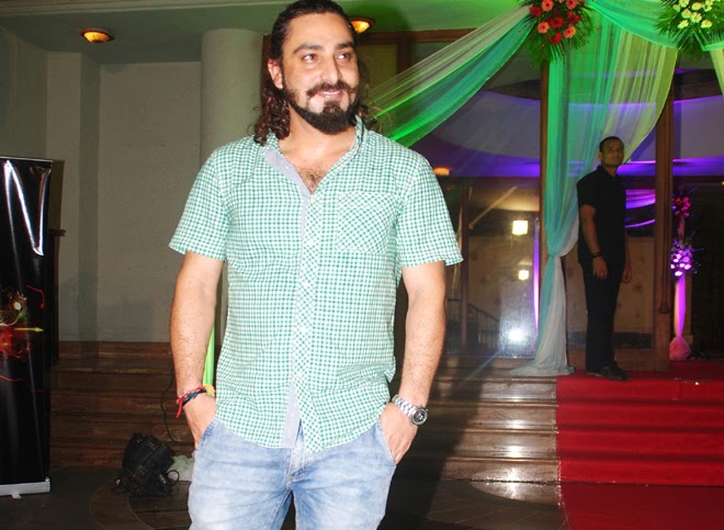 Praneet Bhatt HD Wallpapers Free Download