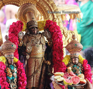 Satrumurai,Devaraja Perumal Temple,PErundevi Thayar,Perarulalan,Kanchipuram,Ratna Angi Sevai,Thathachariar Satrumurai, Temple, 2017, Video, Divya Prabhandam,Utsavam,