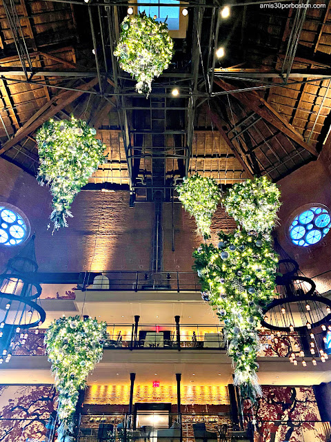 Árboles de Navidad en The Liberty Hotel en Boston