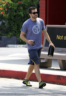Silverlake Coffee Shop on Hollywood Hunks  Jake Gyllenhaal At Lamill Coffee Shop In Silver Lake