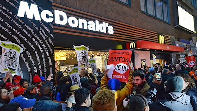 EE.UU.: La mayor huelga de los empleados de restaurantes de comida rápida