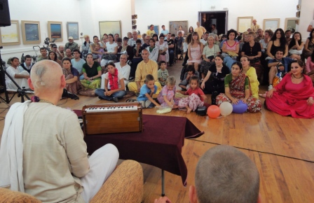 Sankarshan Das Post Parade Lecture in Art Gallery