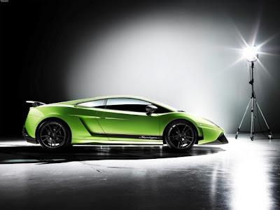 2011 Lamborghini Gallardo LP 570-4 Superleggera Side View