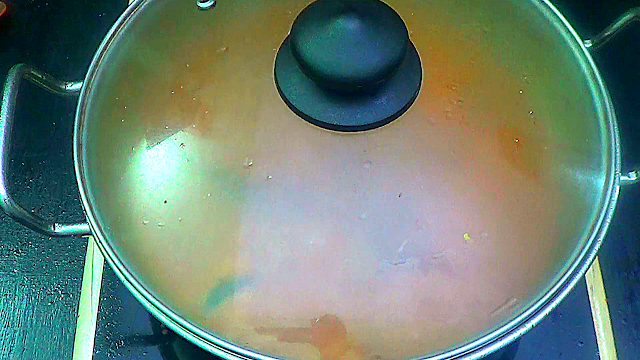Cover and cook the rajma till thicken image