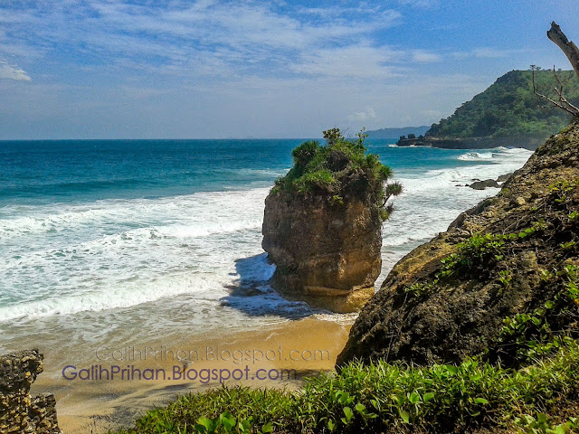 http://galihprihan.blogspot.com/2015/05/pantai-lumbung.html