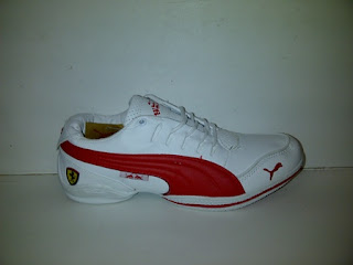 sepatu puma ferrari putih lis merah