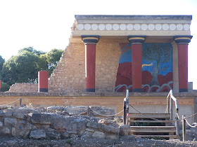 Knossos Sarayı; restore edilmiş Batı Burcu