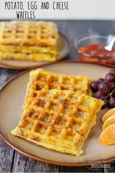 25. Waffle kentang telur dan keju