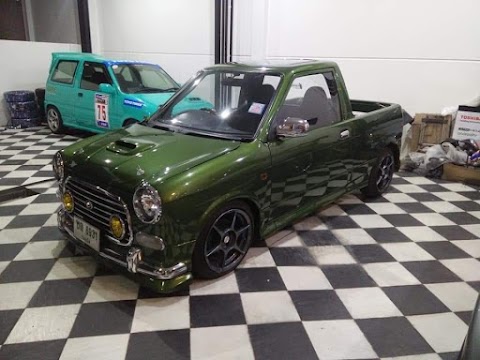 Wow! Ini kita panggil Mira Gino Classic Truck. Peminat Gino yang lain tak rasa tercabar ke nak modified camnie?