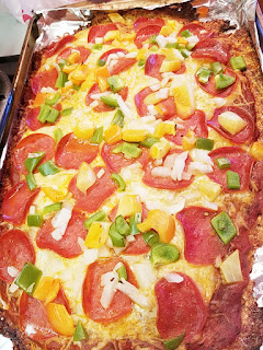 pizza, pizza recipe, kayla mayes, commit to fit, committed to getting fit, cauliflower pizza, cauliflower crust, no carb pizza, no carb pizza crust, carb free, carb free recipe, pizza sauce, organic pizza, beachbody coach, recipes, healthy recipes, delicious recipe, clean eating, 21 day fix approved recipe, whole 30 recipe, paleo recipe, paleo pizza, whole 30 pizza. vegetable pizza, low fat pizza, homemade pizza