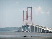 Mahakarya Jembatan Nasional Suramadu