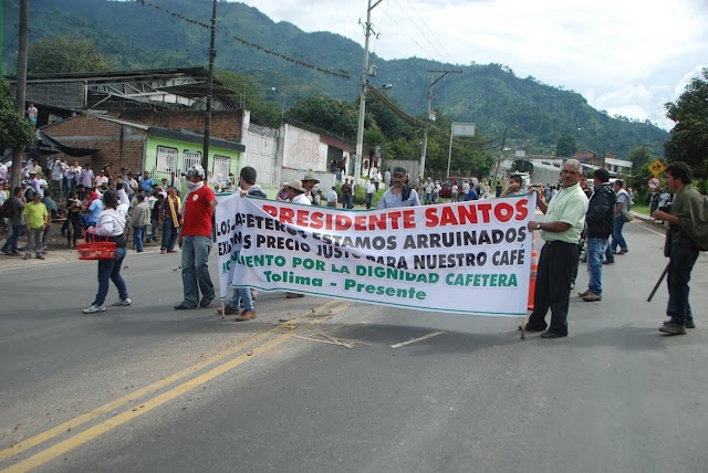 |01-03-13| RECOGIDA DE ALIMENTOS NO PERECEDEROS PARA SER ENTREGADOS A LOS CAFICULTORES DEL BARRIO BOQUERÓN