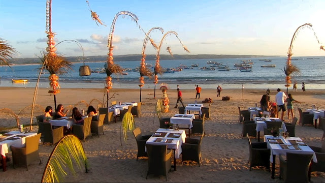 Pantai Jimbaran adalah Tempat Romantis di Bali