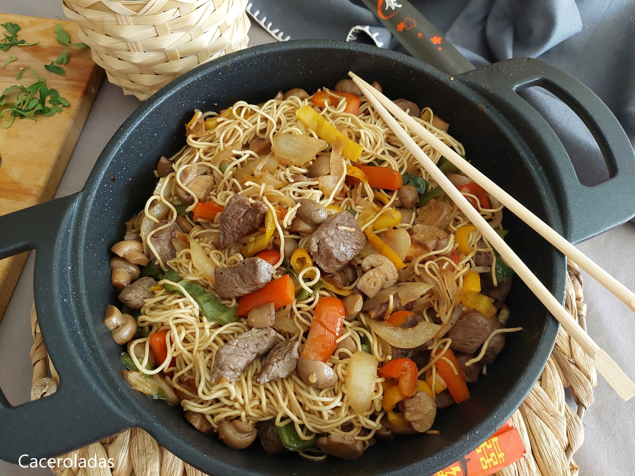 Fideos Chinos Fritos con Ternera (Lo Mein de ternera) - Chinese