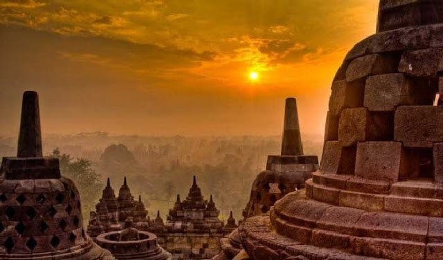 Candi Borobudur yang berada di Magelang