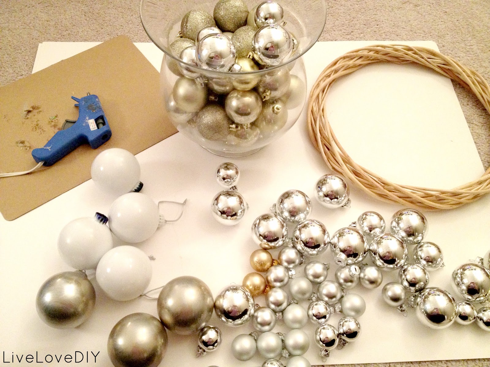 LiveLoveDIY: How To Make A Christmas Ornament Wreath