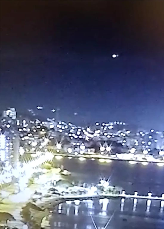 OVNIs no Brasil - Luzes Seguindo Aviões continuam Intrigando Especialistas e Leigos img