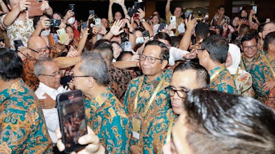 TKN Ingatkan CSIS Dipimpin Ketua Persepi, Mahfud Tak Percaya Hasil Survei