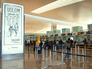 AEROPORT DE BARCELONA. Interior de la Terminal 1. Mostradors de facturació. (aeroport bcn interior terminal )