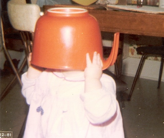 1981-1 Nov orange bowl on head