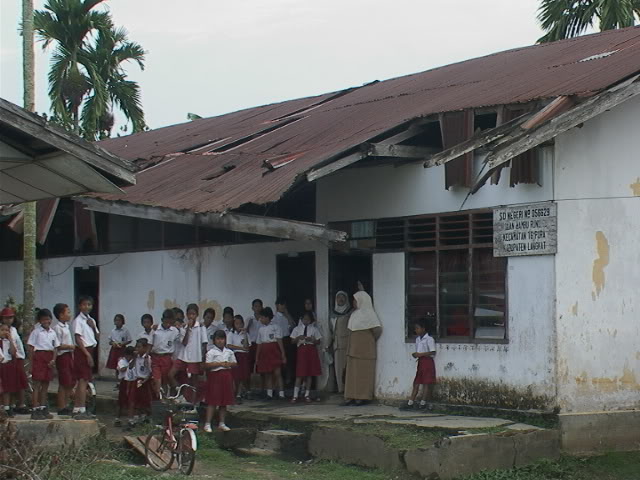Ratih Andriani IX K Pendidikan Di Indonesia Kurang Memadai