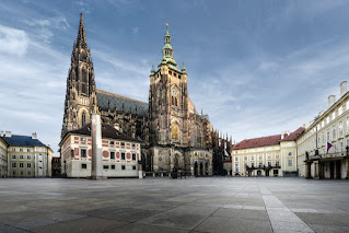 Área interna do Castelo de Praga com a Catedral de S.Vito ao fundo