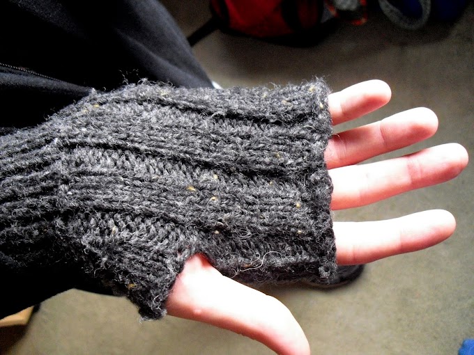 Two-Needle Fingerless Gloves Free Knitting Pattern