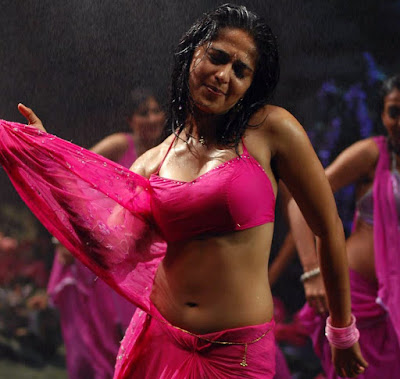 anushka shetty hot wet navel show pink saree images