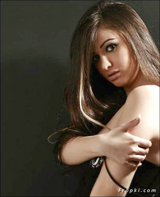 Gorgeous Model Hot And HQ Wallpaper And Photos