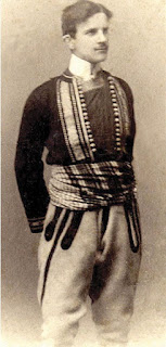 Balkan_man_in_national_costume Ο Τέσλα με παραδοσιακή ενδυμασία το 1880