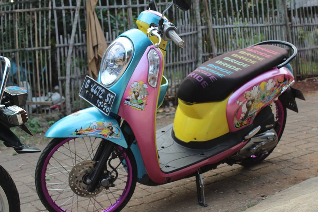 65 Foto Modifikasi Scoopy Cutting Stiker Simple Terbaru 