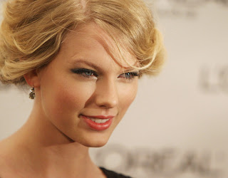 Taylor Swift  Hairstyle Trends - Girls Hairstyle Ideas