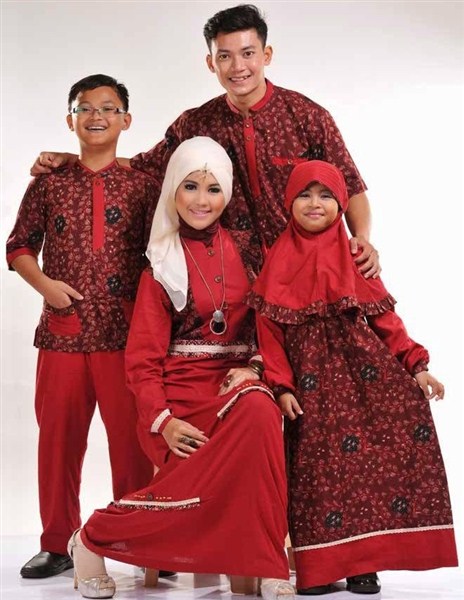 Trend model baju muslim batik sarimbit couple keluarga terbaru 2017/2018