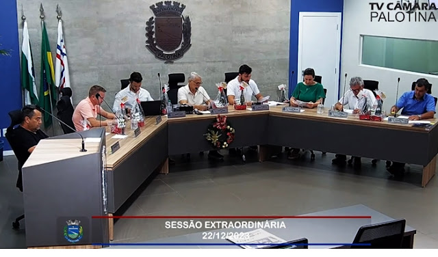 A sessão foi presidida pelo vereador Eurico Fernandes Barbosa (MDB).