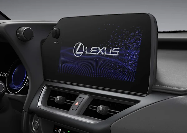 Lexus UX 250h 2023 chega ao Brasil