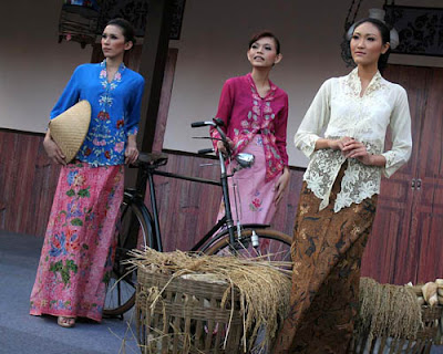 kebaya kartini klasik