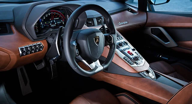 2017 Lamborghini Avantador S - cockpit