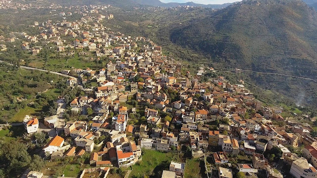 Ssaḥel - Buzgan - Bouzguéne - Aglam n wadeg - taddart - beau village kabyle