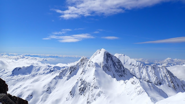 Winterliche Verhältnisse oberhalb der Stettiner Hütte mit Blick Richtung Hohe Weiße (3278 m), Texelgruppe. (Foto: Lawinenwarndienst Südtirol, 26.05.2021)