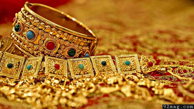 The increase in the price of gold by 6500 rupees per tola