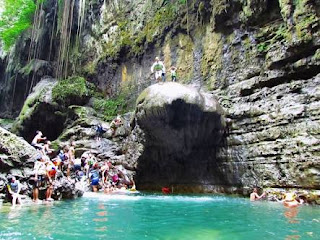 Spot Batu jamur di lokasi utama green canyon