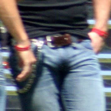 Chris Daughtry's Huge Bulge x2