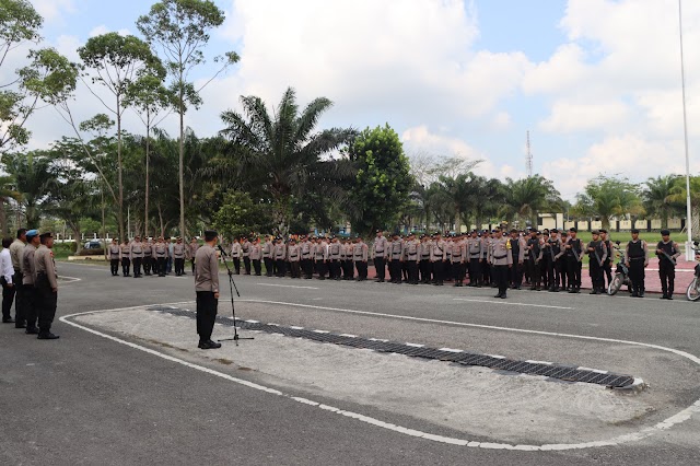 Kabag Ops Pimpin Apel Pergeseran Pasukan Pengamanan Pilkades Serentak di Kabupaten PPU