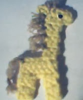 http://www.allcrafts.net/crochetsewingcrafts.htm?url=huffcreations2.blogspot.com/2006/08/giraffe-fridgie.html