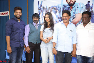 Bichagada Majaka Press Meet   Neha Deshpande with star Cast 11 March 2017 003.JPG