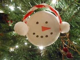 Snowman ornament from a Pringle's lid