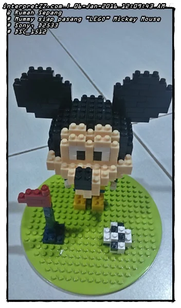 "LEGO" Mickey Mouse playing ball is ready to be installed Mummy.