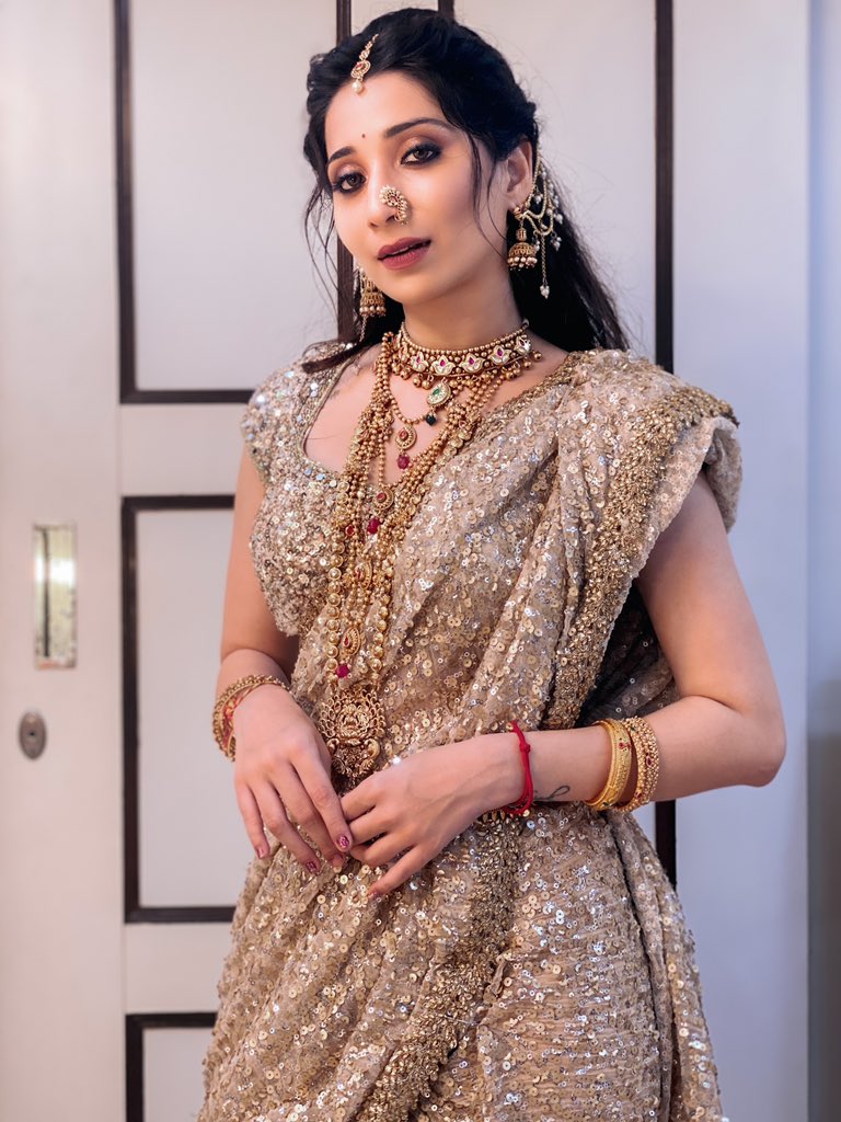 Vrushika Mehta HD UHD Photo