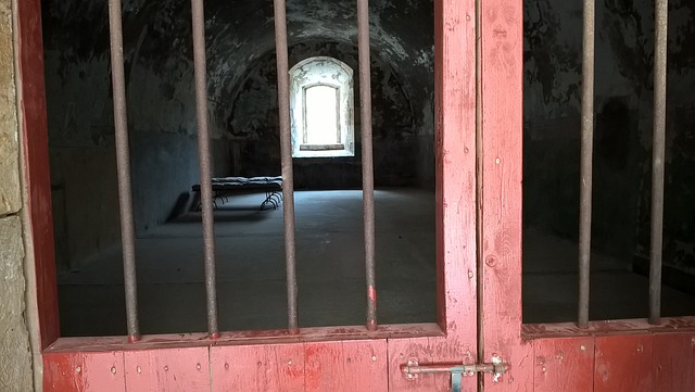 Imagen de la ventana de la celda de una prisión