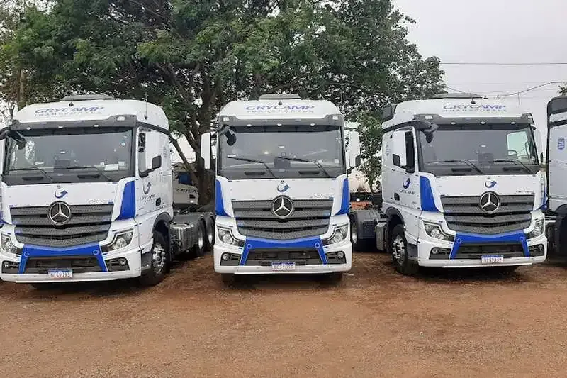 Caminhões Mercedes-Benz Actros da Grycamp Transportes